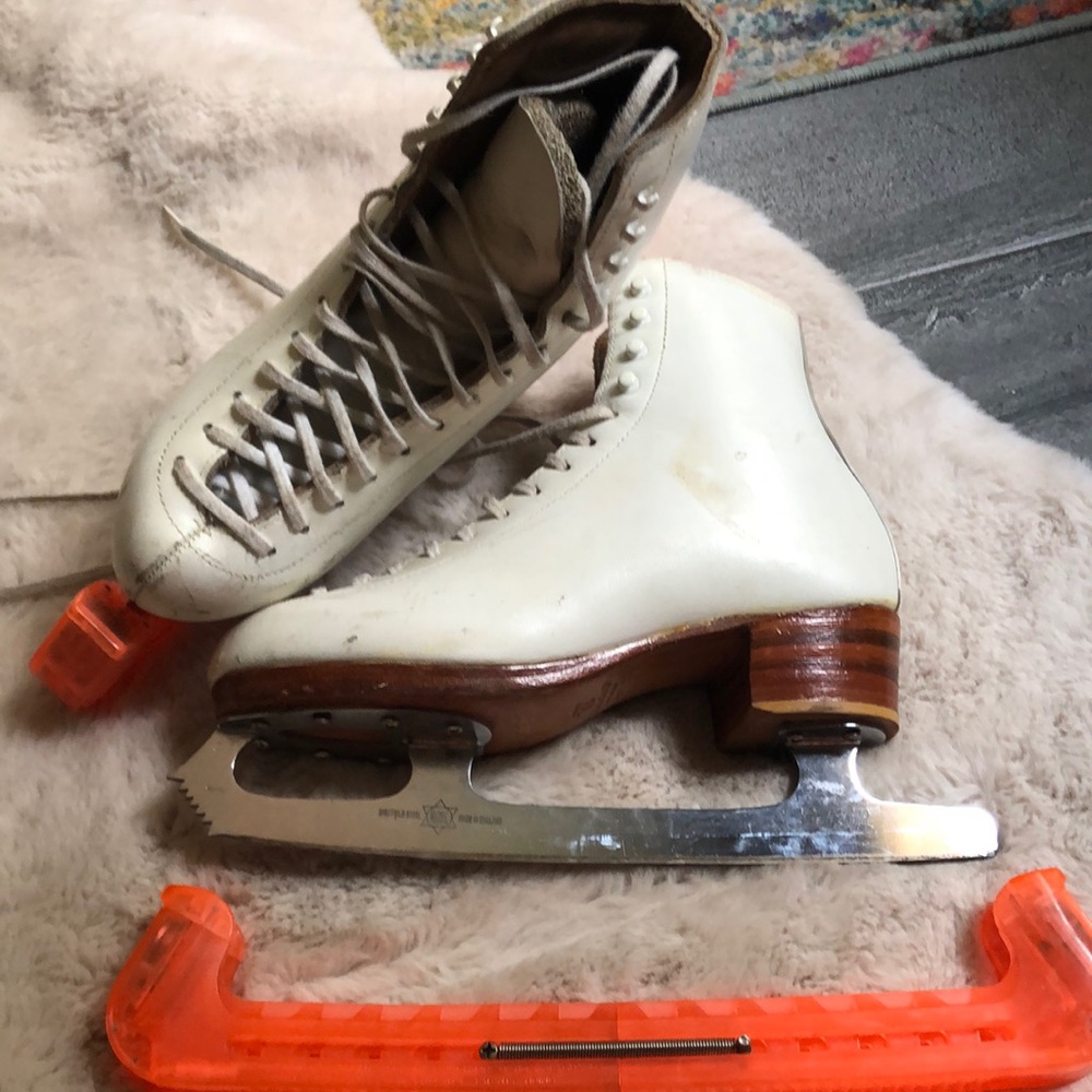 Reidell size 6A figure skates with club 2000 blades